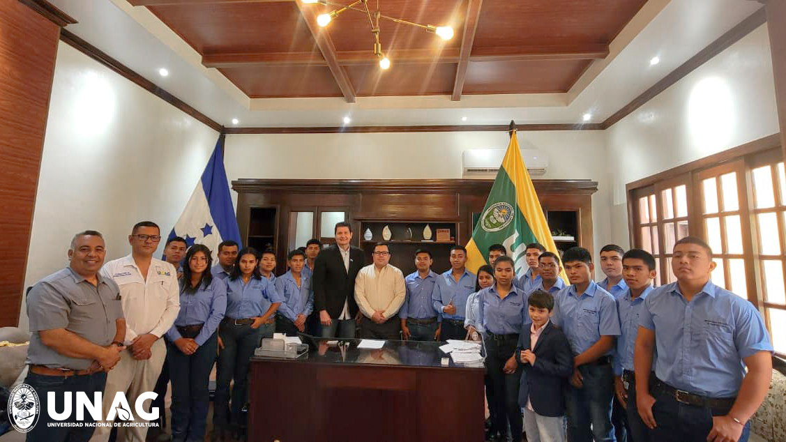 Visita Embajador de Panamá